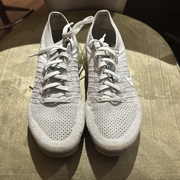 Women’s Nike Vapor Air Max size 8 light gray. - Picture 3 of 5